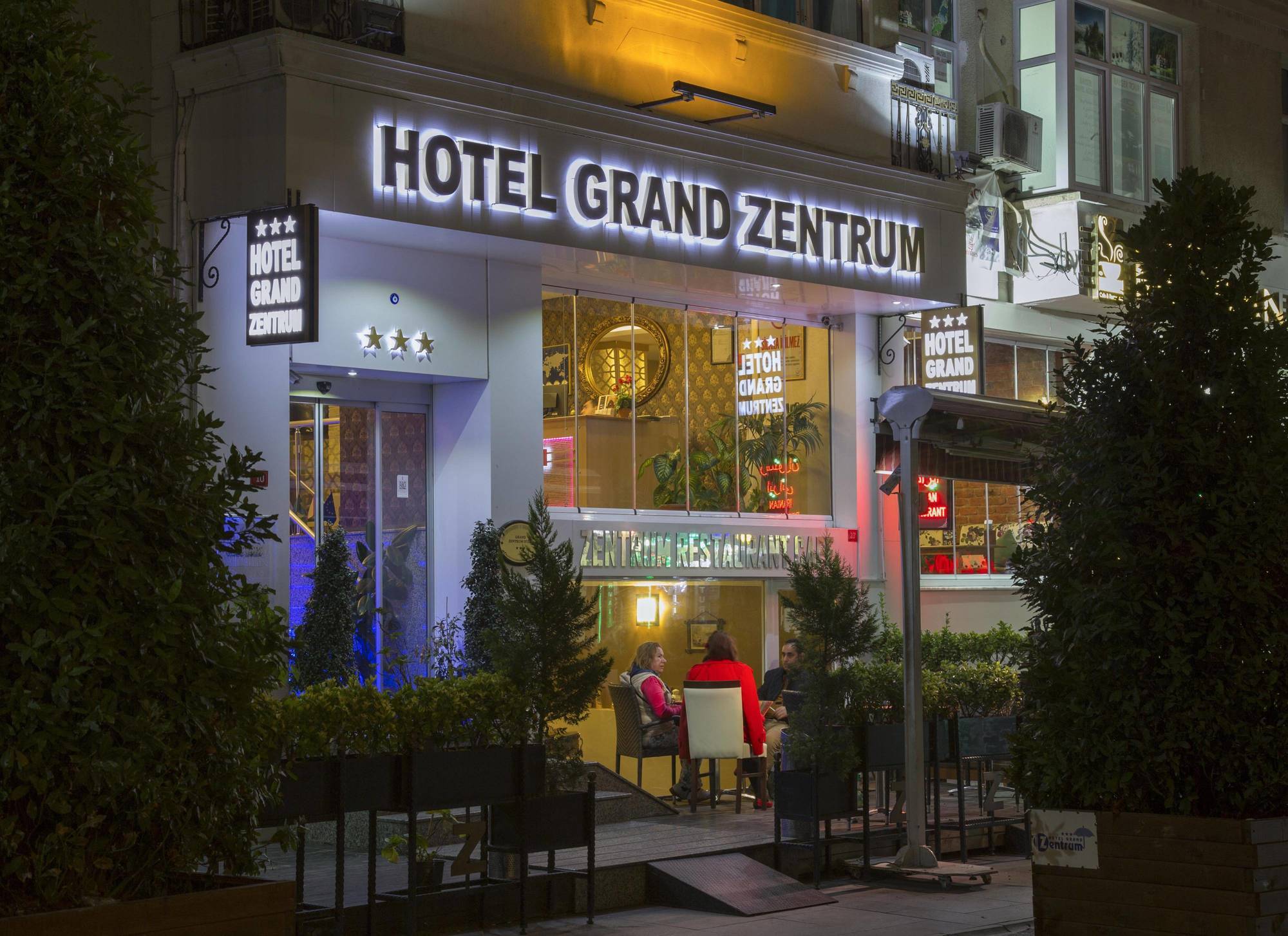 Hotel Grand Zentrum & Cafe Restaurant - Taksim Square Istanboel